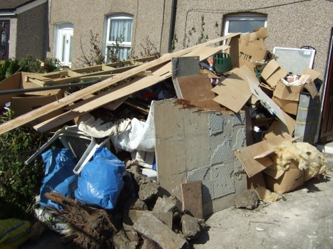 Steps involved in professional garden clearance